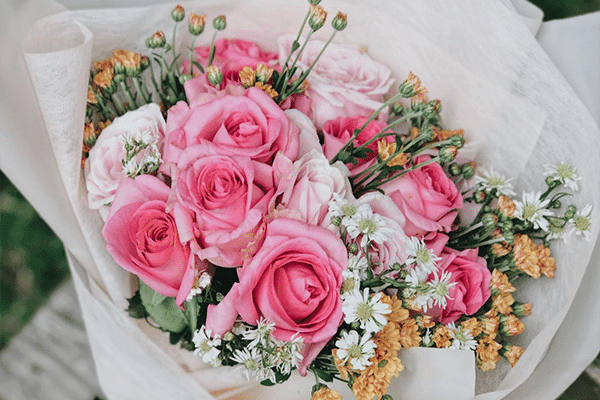 Bouquet Bliss: Exploring the Best in Online Flower Deliveries