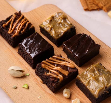 Assorted Delicious Brownies ( 4pcs )